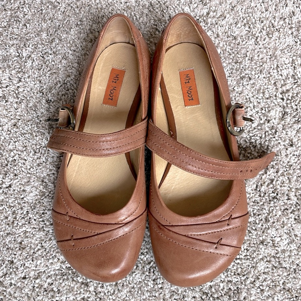 Whiskey Colored Dorian by Miz Mooz - Almost New!